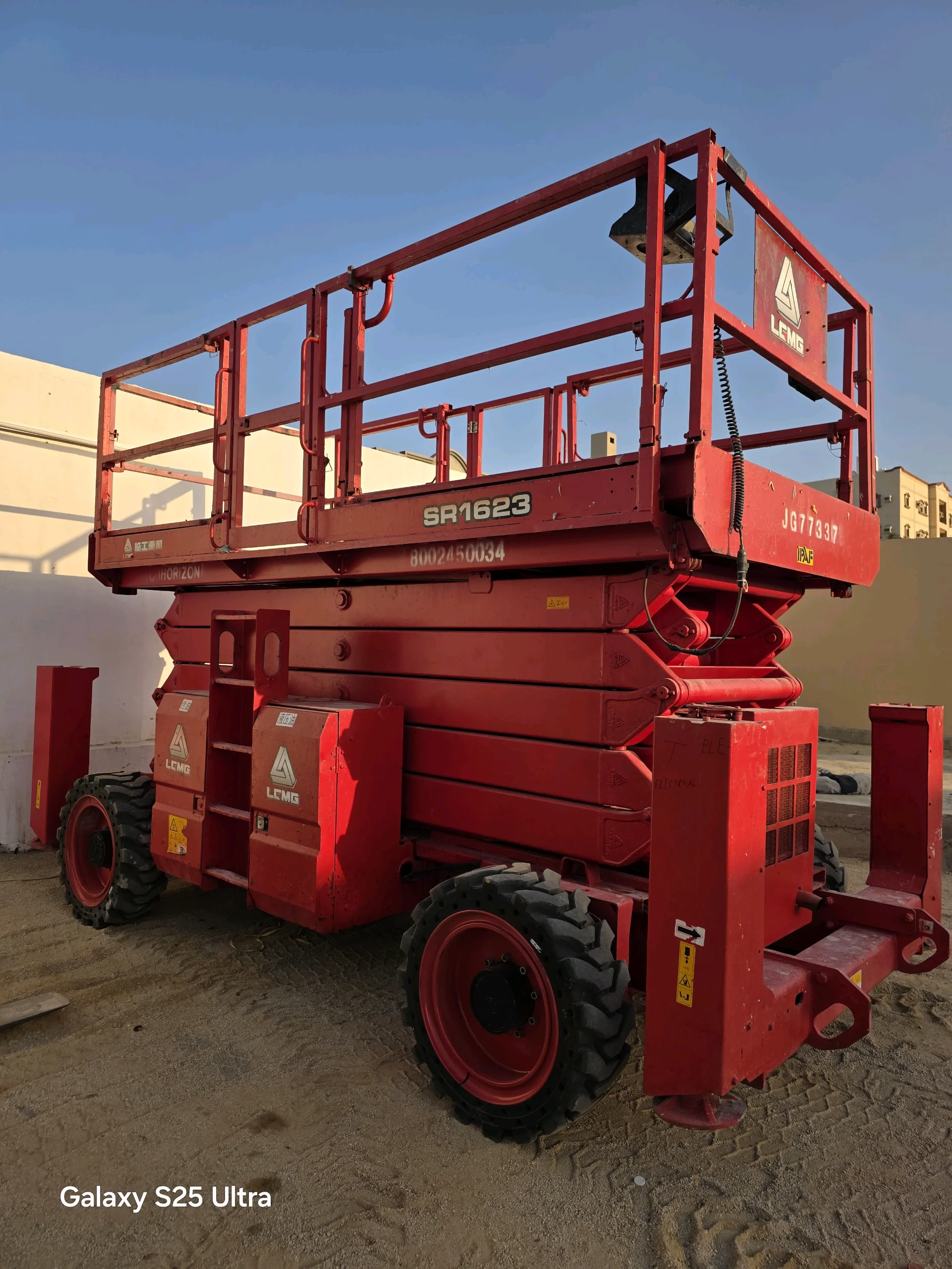 scissor lift Rental Jeddah | Mecca Dammam Riyadh | 8m 10m 12m 14m 16m |