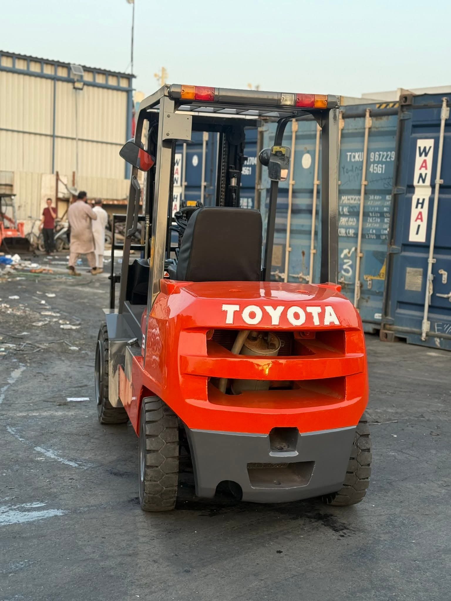 تأجير رافعات شوكية فوركلفت للايجار في الدمام والرياض وجدة | Forklift Rental KSA | السامي للمقاولات وتأجير المعدات الثقيلة