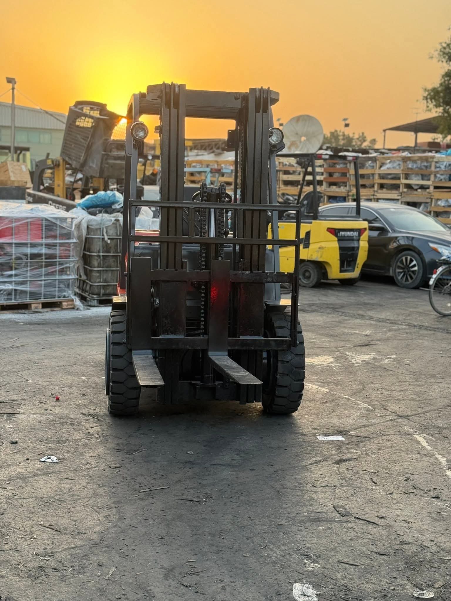 تأجير رافعات شوكية فوركلفت للايجار في الدمام والرياض وجدة | Forklift Rental KSA | السامي للمقاولات وتأجير المعدات الثقيلة