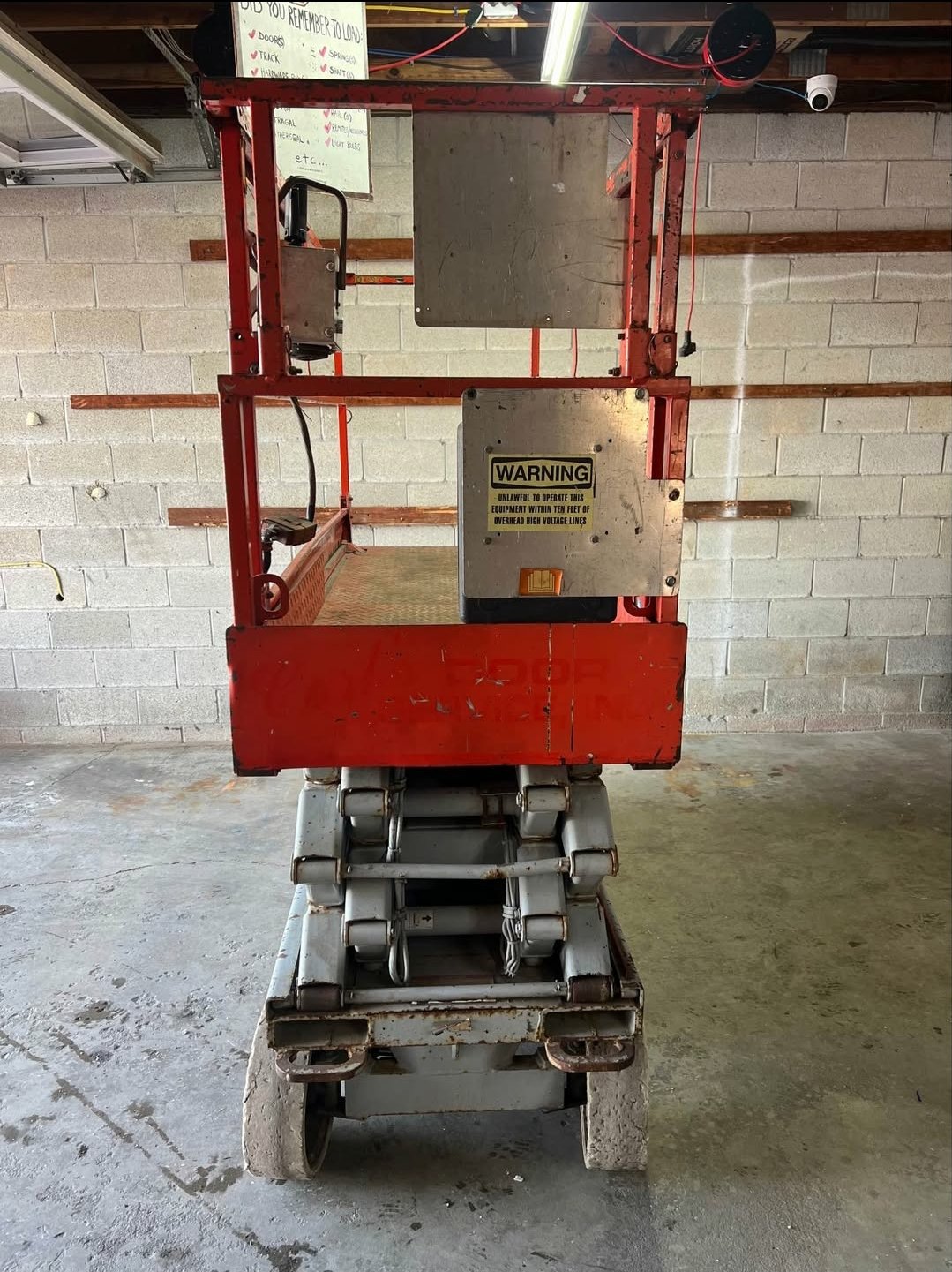 تأجير رافعات مقصية سيزرلفت في الرياض | ديزل وكهرباء | 8م إلى 16م | السامي للمقاولات