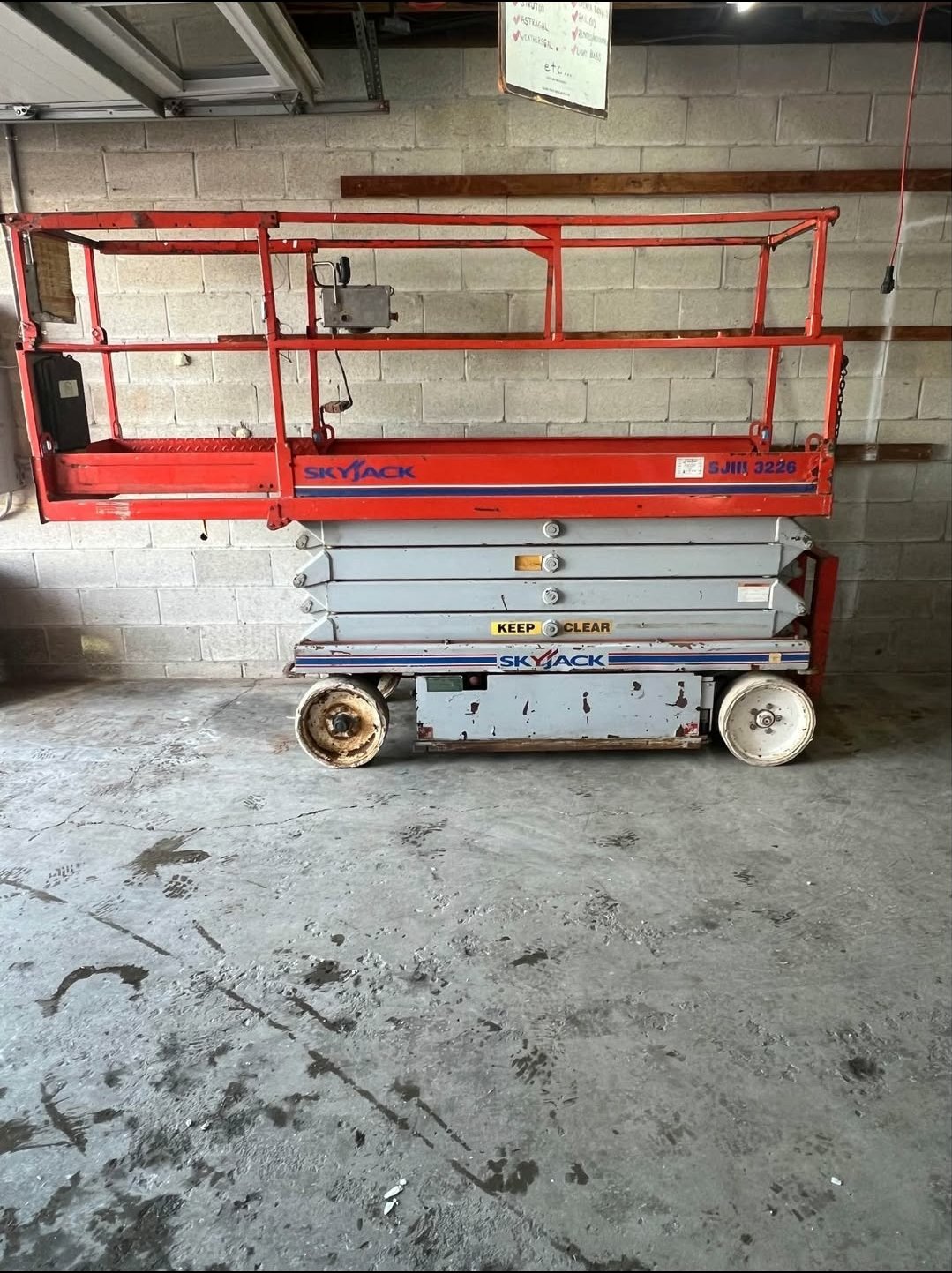 تأجير رافعات مقصية سيزرلفت في الرياض | ديزل وكهرباء | 8م إلى 16م | السامي للمقاولات