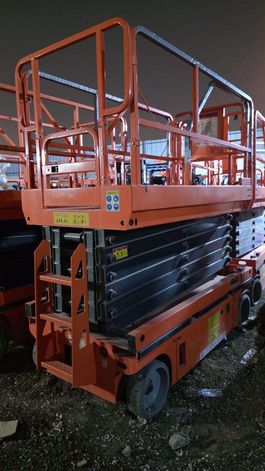 سيزر لفت للإيجار في الدمام والرياض وجدة | رافعات مقصية 10م 12م 14م 16م 18م | يومي – أسبوعي – شهري – سنوي