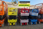 سيزرلفت مانلفت scissor lift manlift للايجار جميع المقاسات والاحجام كهرباء ديزل جده مكه الرياض رابغ الدمام ابهاء الطائف ينبع