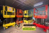 سيزرلفت مانلفت scissor lift manlift للايجار جميع المقاسات والاحجام كهرباء ديزل جده مكه الرياض رابغ الدمام ابهاء الطائف ينبع