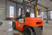 فوركلفت للايجار في الرياض / تأجير رافعات شوكية كهرباء حمولة 3 طن – 5 طن – 7 طن // 2026 _ Power Forklift | مناولة بضائع