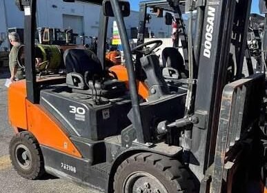 رافعات_شوكية_للايجار_الدمام_الرياض_جدة_Forklift_rental_saudia_arabia_044